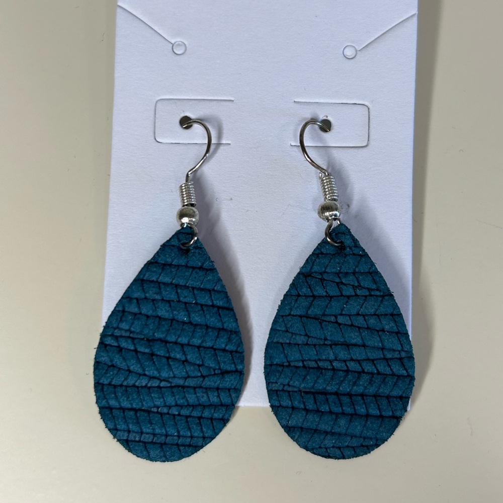 NEW Elegant Turquoise Blue Teardrop Earrings